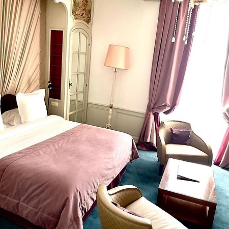 Hotel Victor Hugo Pontorson Esterno foto