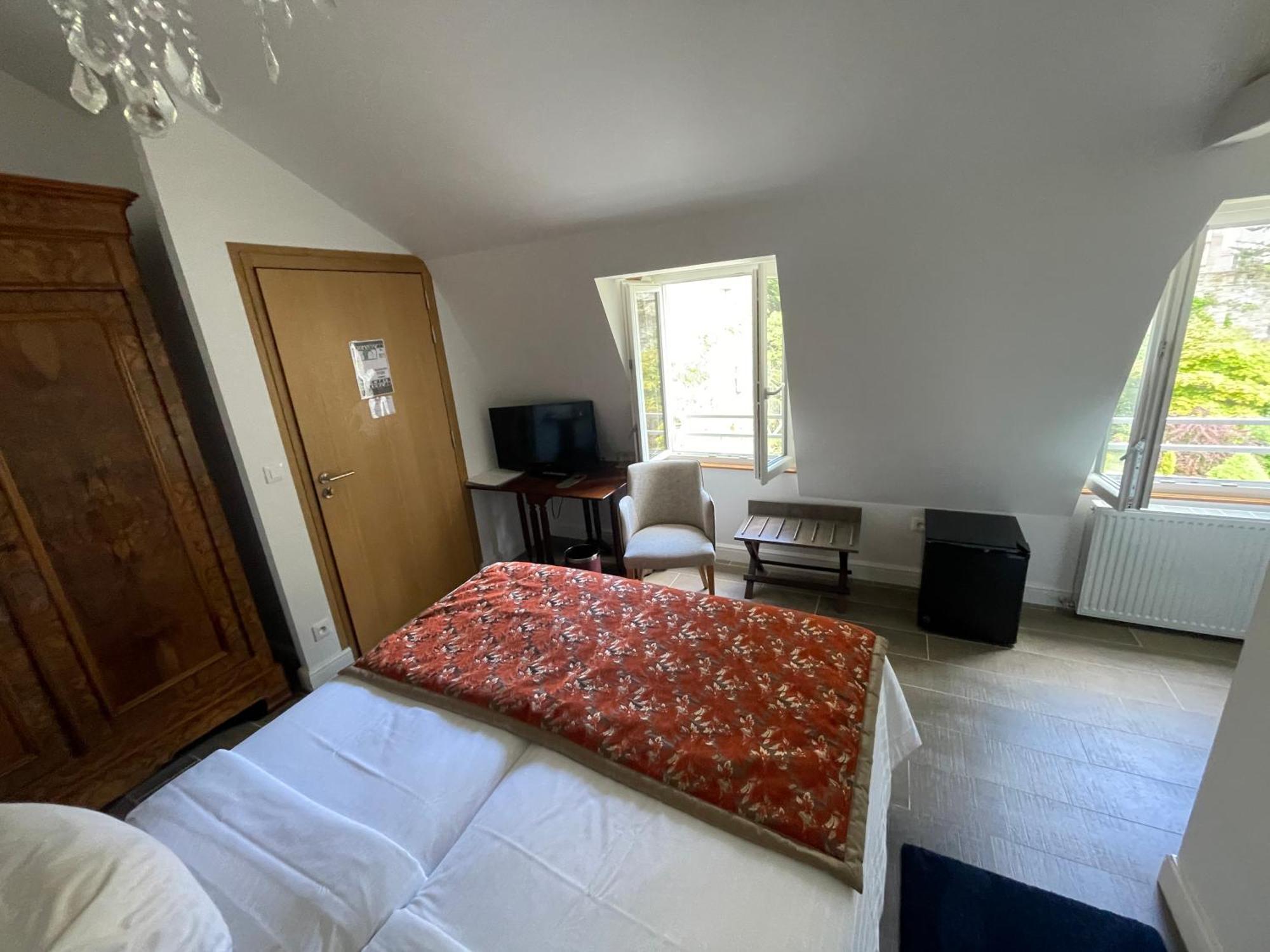 Hotel Victor Hugo Pontorson Esterno foto
