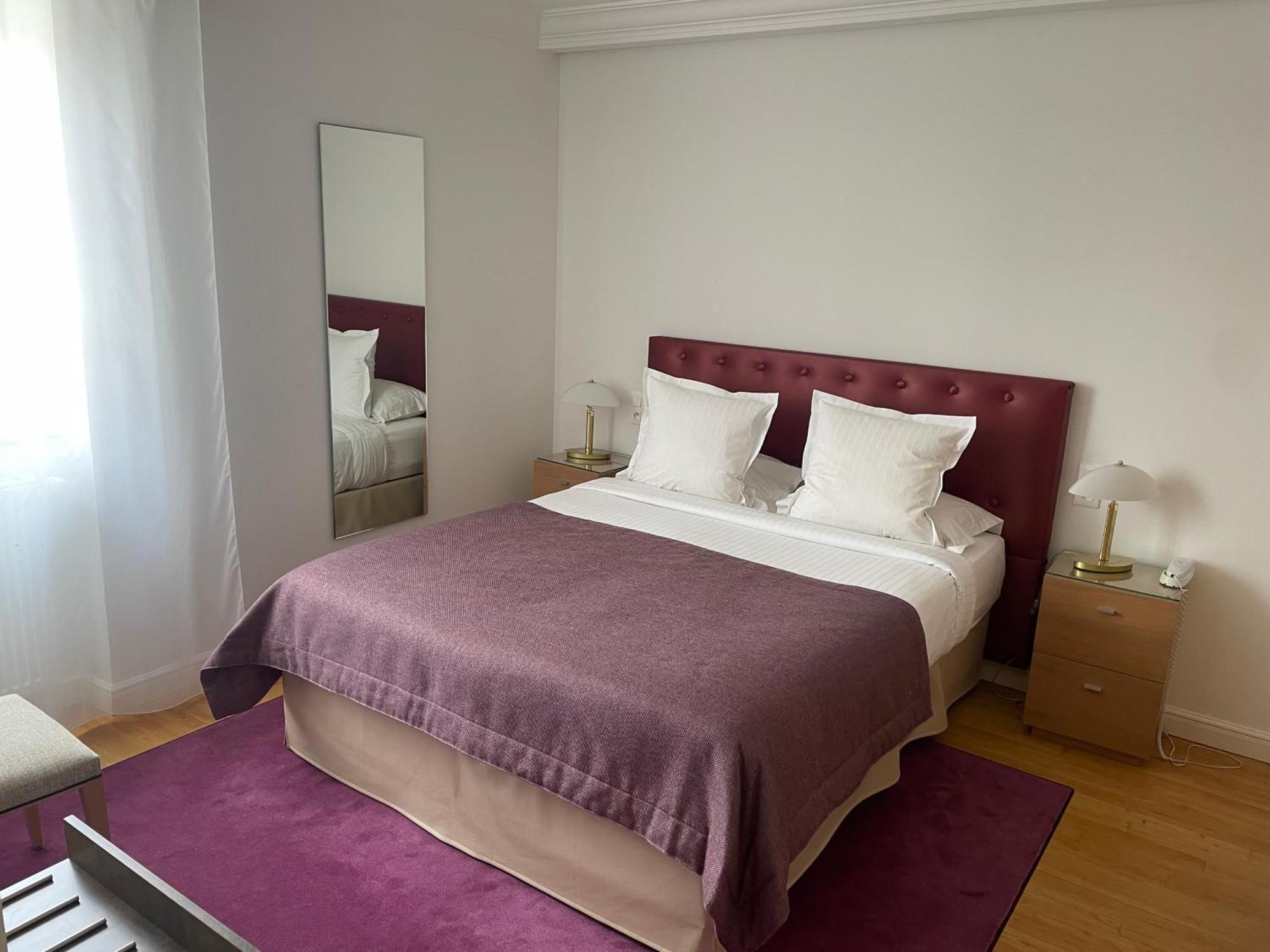 Hotel Victor Hugo Pontorson Esterno foto